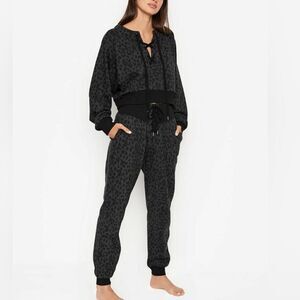 Victoria’s Secret Lace Up Sweatpants/Sweatshirt Set Women’s Small/Medium